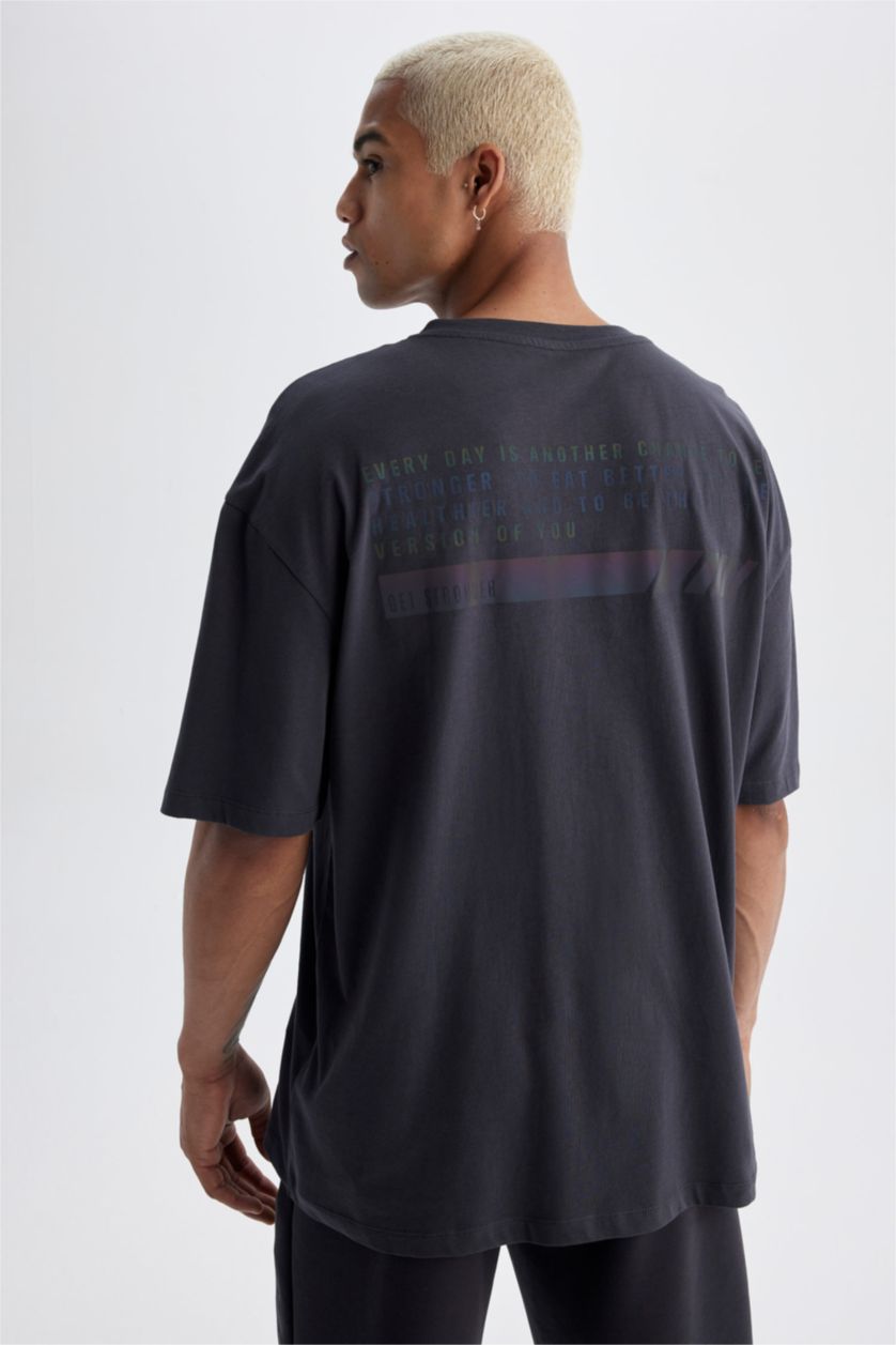 Erkek Antrasit DeFactoFit Oversize Fit Bisiklet Yaka Sırt Baskılı Kısa Kollu Tişört