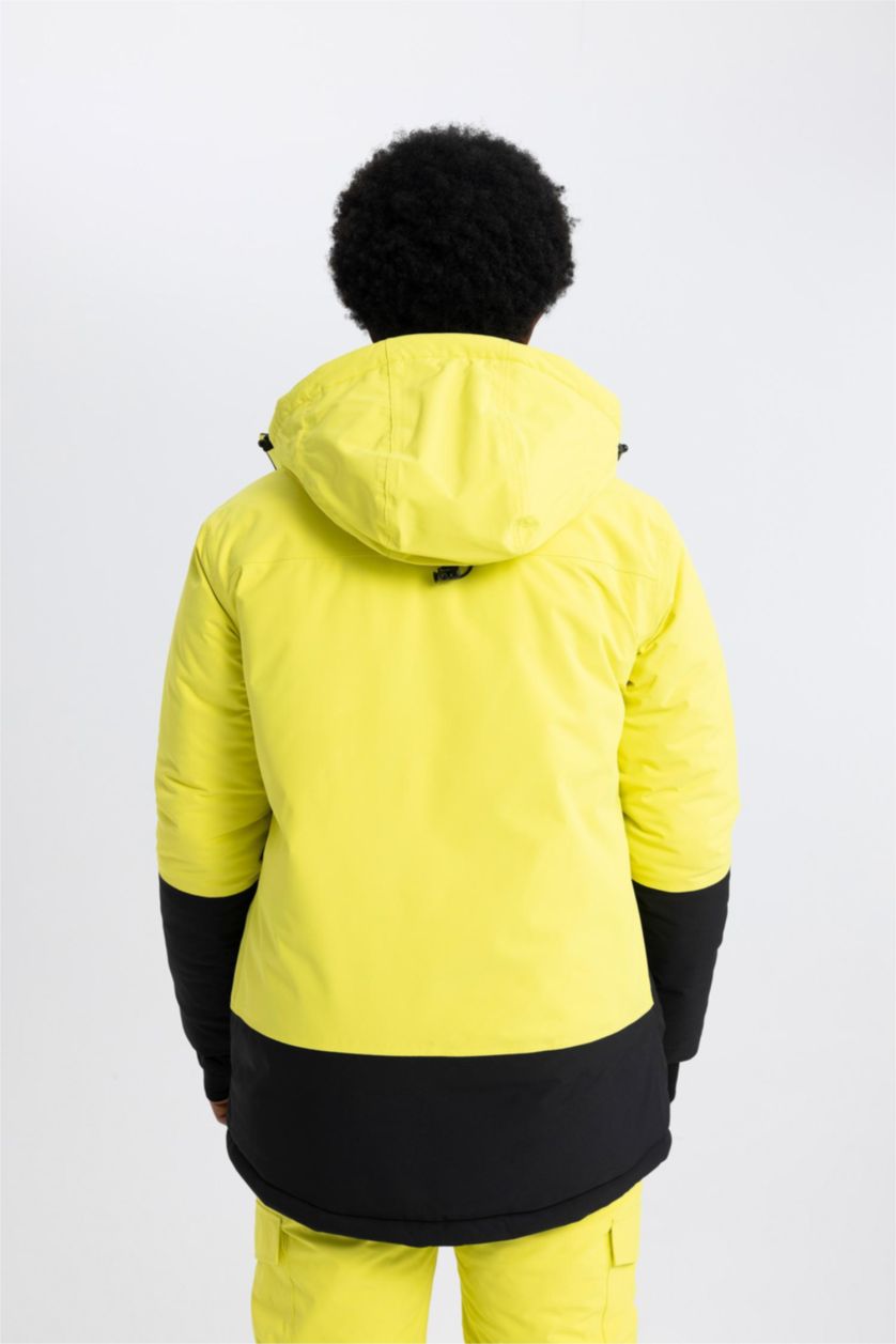 Erkek Sarı Kayak Montu Su İtici Rüzgar Geçirmez Kapüşonlu Fermuarlı Eldiven Detaylı Ultra Korumalı