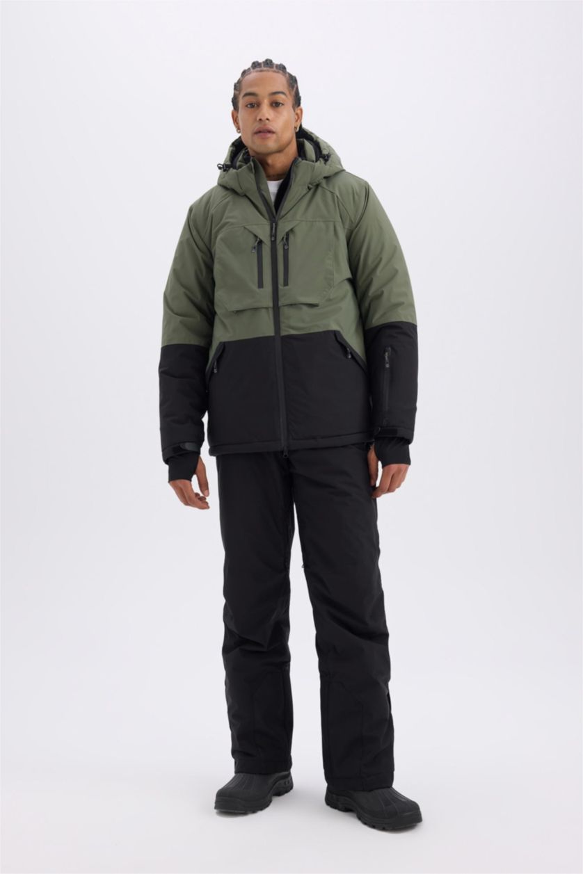 Man Light Khaki Water Repellent Zipper