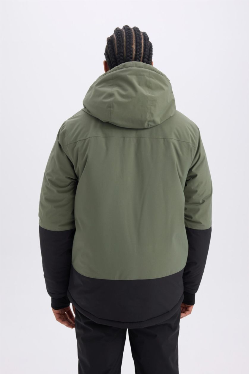Man Light Khaki Water Repellent Zipper