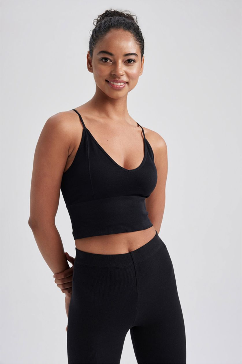 WOMAN Black DeFactoFit Seamless V-Neck Sports Crop Top