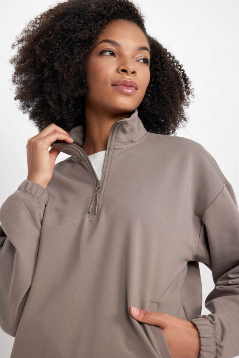 حريمي فيزوني سويت شيرت رياضي بريميوم قصة عادية من DeFactoFit