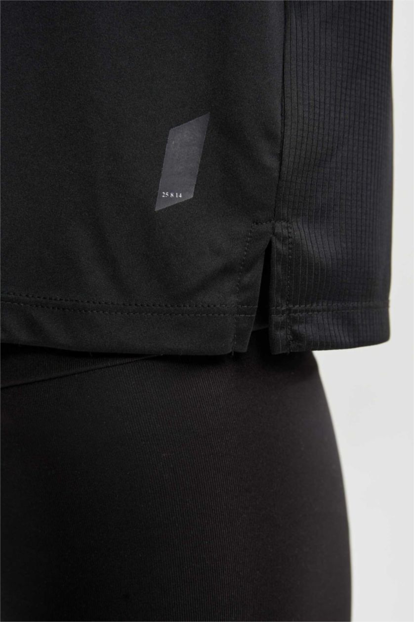 Kadın Siyah DeFactoFit Loose Fit Bisiklet Yaka Sporcu Kısa Kollu Tişört