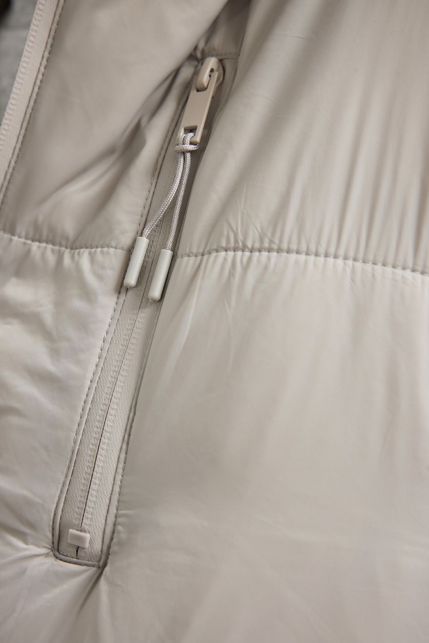 نساء بيج قمصلة نفخ قصة مريحة بغطاء للرأس مقاوم للماء