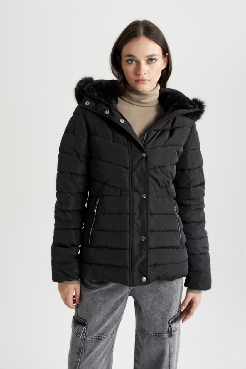 Kadın Siyah Su İtici Regular Kalıp Çıkarılabilir Suni Kürk Kapüşonlu Kapitoneli Şişme Mont
