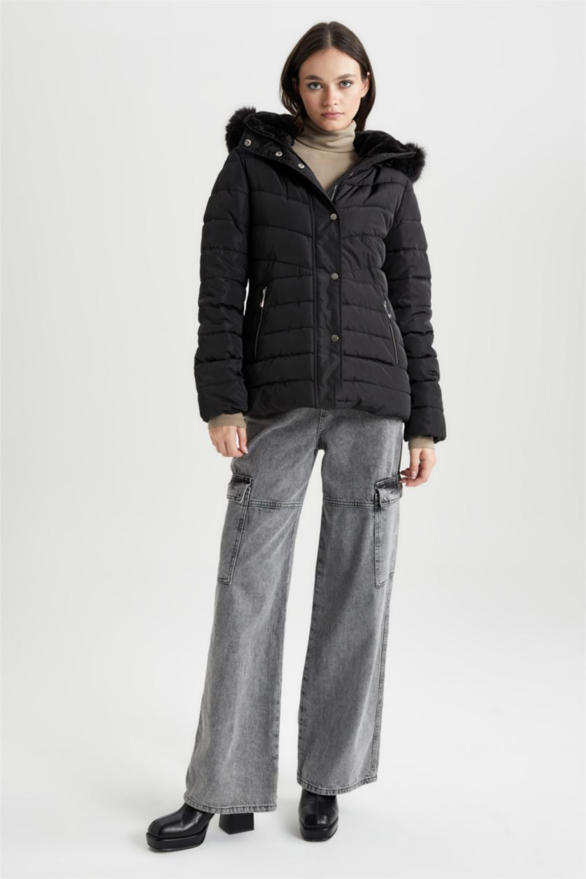 Kadın Siyah Su İtici Regular Kalıp Çıkarılabilir Suni Kürk Kapüşonlu Kapitoneli Şişme Mont