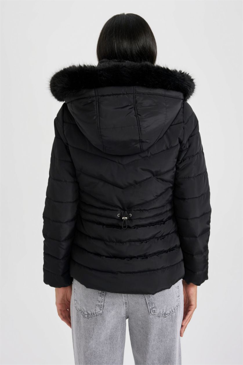 Kadın Siyah Su İtici Regular Kalıp Çıkarılabilir Suni Kürk Kapüşonlu Kapitoneli Şişme Mont
