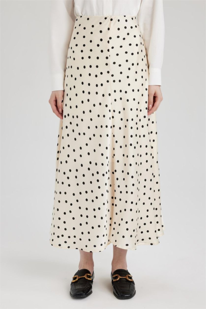 Kadın Ekru A Kesim Uzun Boy Etek