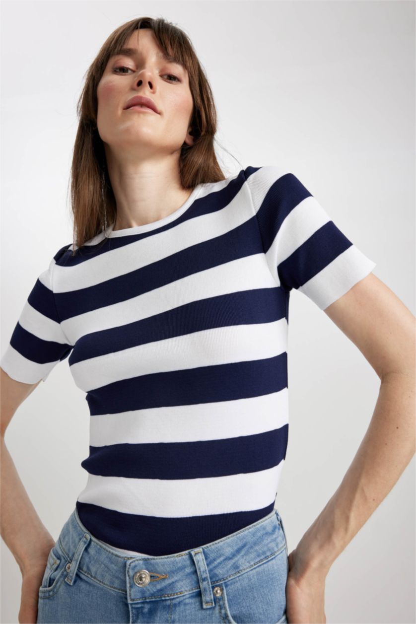 Woman Ecru Regular Fit Pullover