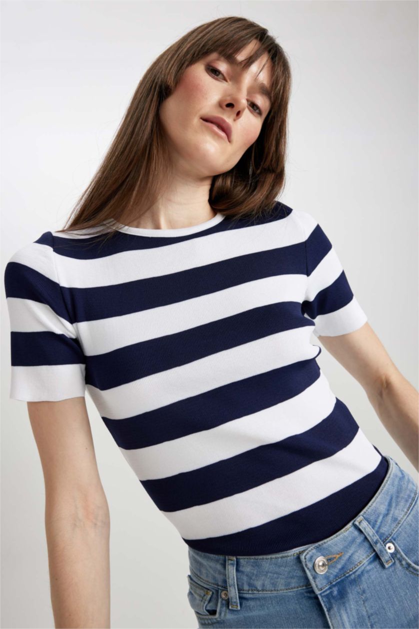 Woman Ecru Regular Fit Pullover