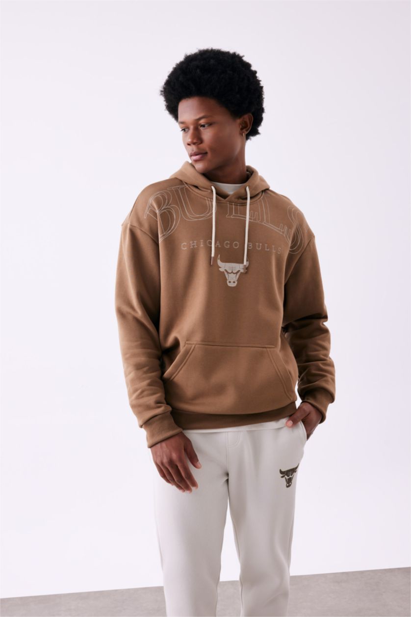 MAN Brown DeFactoFit NBA Chicago Bulls Boxy Fit Hooded Thick Sweatshirt