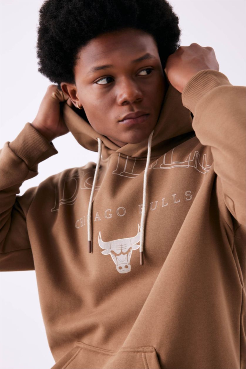 MAN Brown DeFactoFit NBA Chicago Bulls Boxy Fit Hooded Thick Sweatshirt