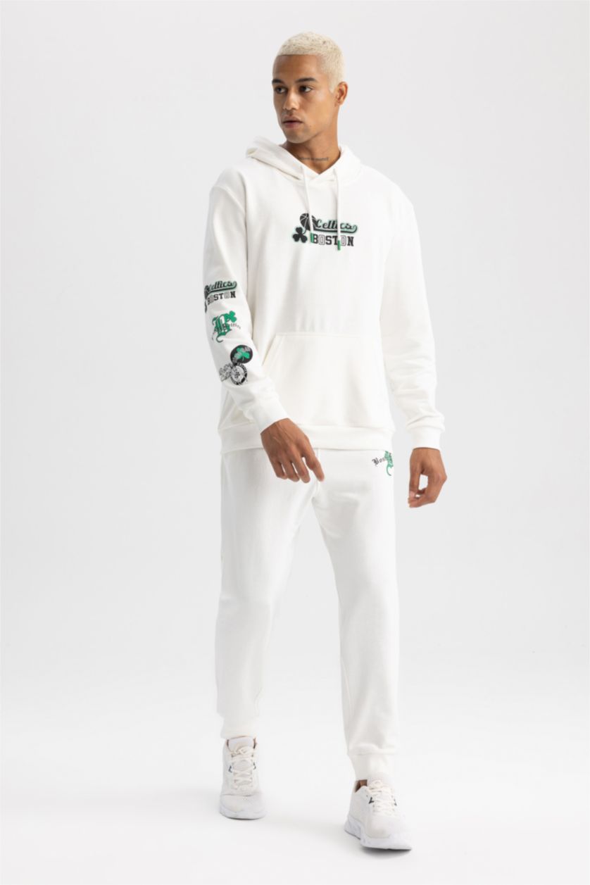 Мужчины Бежевый Джоггеры стандартного кроя NBA Boston Celtics для мужчин