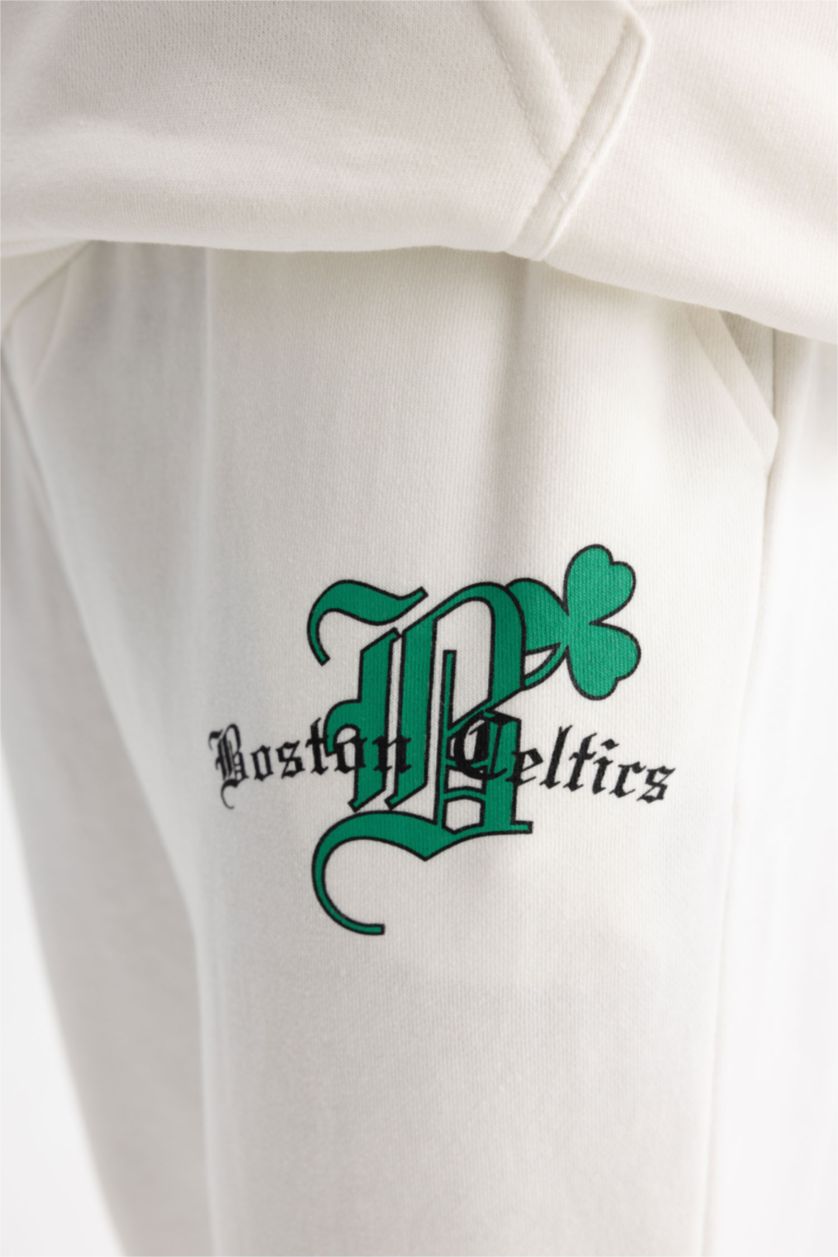 Мужчины Бежевый Джоггеры стандартного кроя NBA Boston Celtics для мужчин