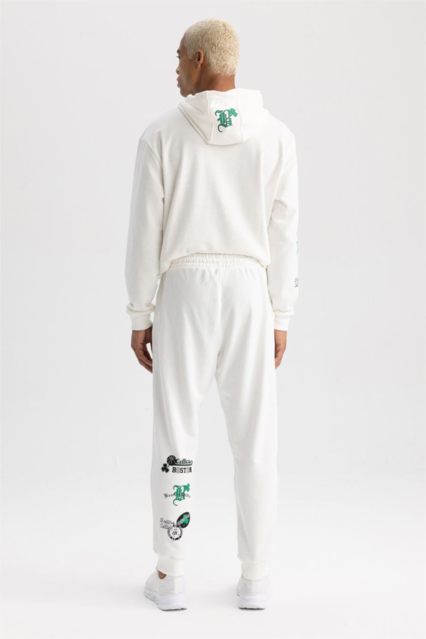 Мужчины Бежевый Джоггеры стандартного кроя NBA Boston Celtics для мужчин