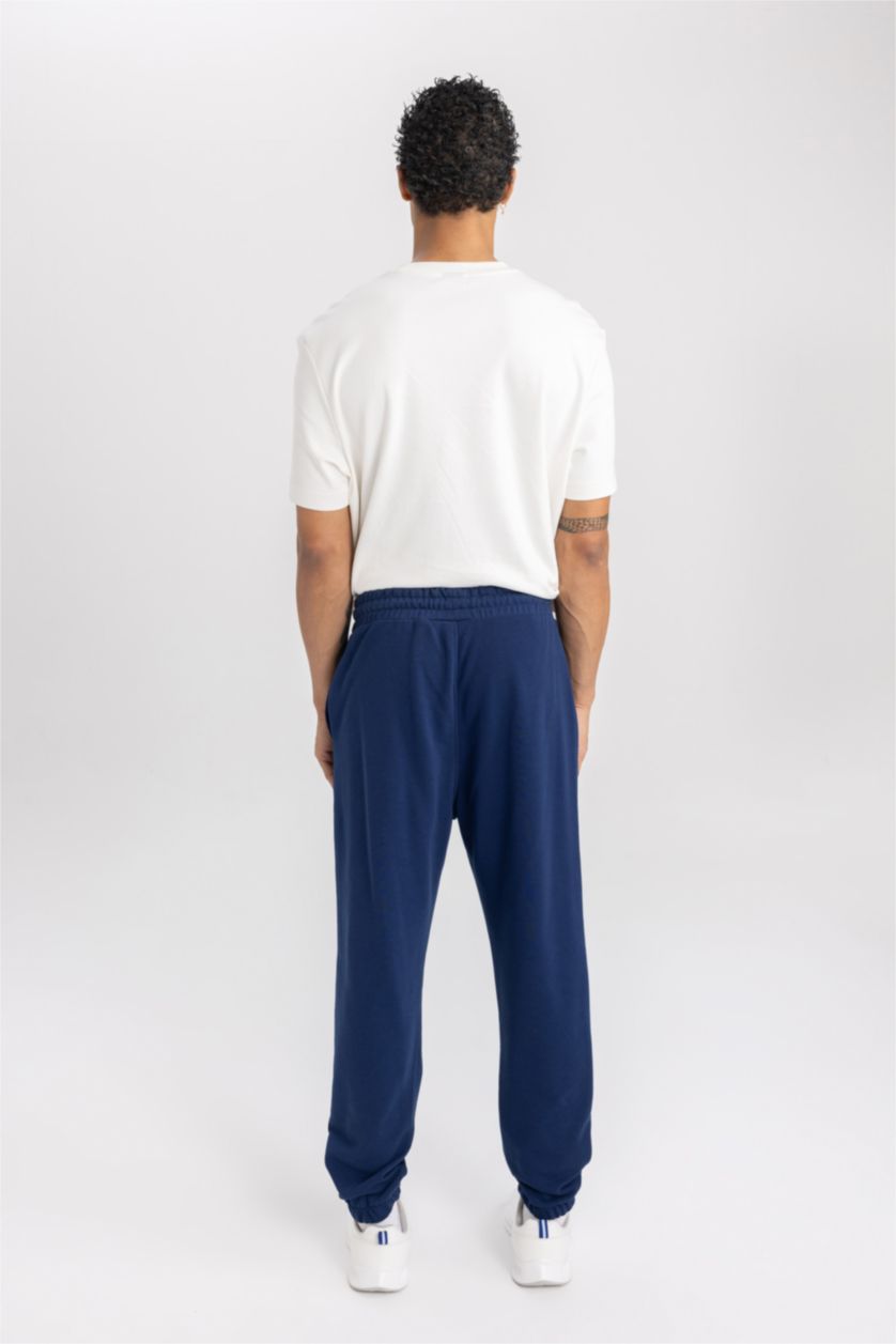 MAN NAVY Standard Fit Jogger