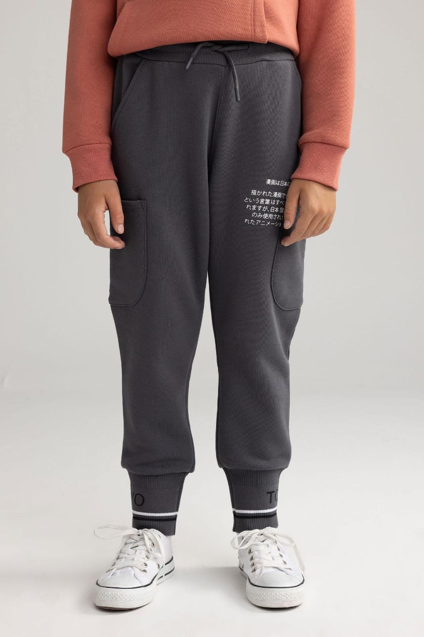 Мальчики и подростки Антрацит Штаны джоггеры с принтом для мальчиков