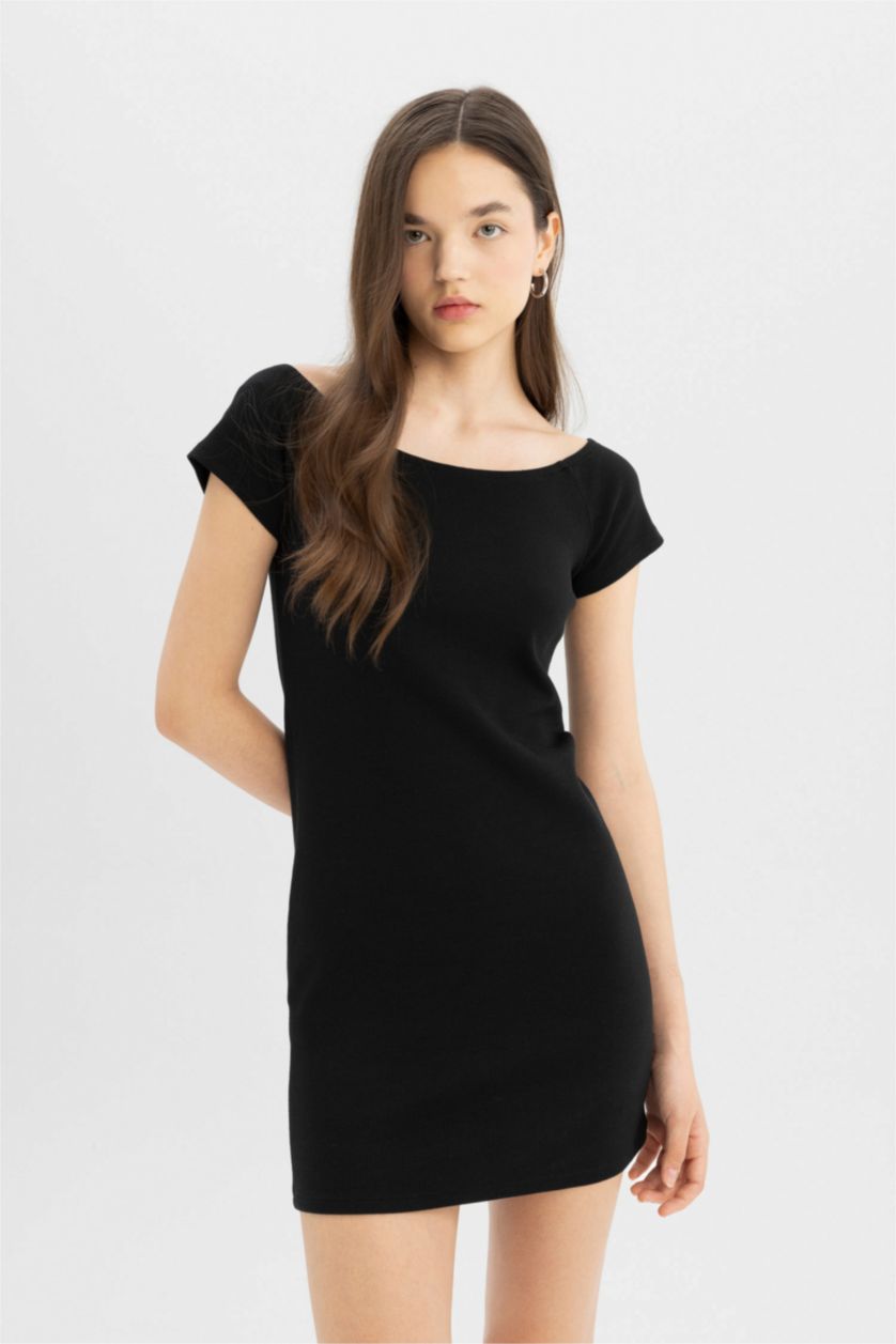 Kadın Siyah Coool Bodycon Vücuda Oturan Kayık Yaka Basic Düz Fitilli Kaşkorse Kısa Kollu Mini Elbise