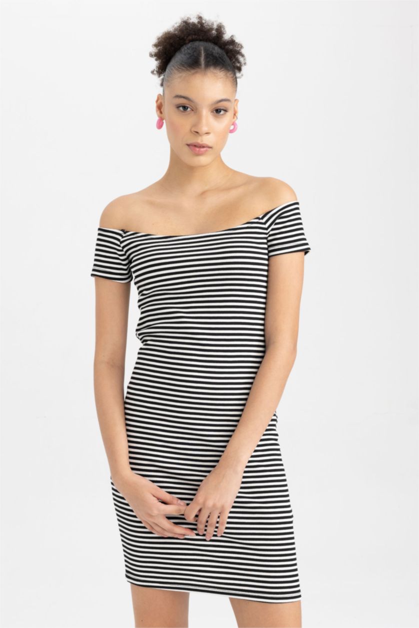 FEMME Écru Mini Robe En Maille À Manches Courtes Col Bateau