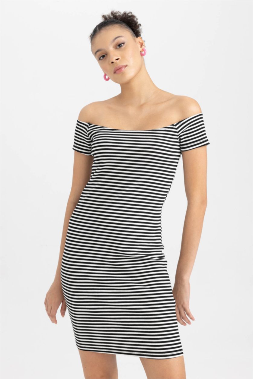 FEMME Écru Mini Robe En Maille À Manches Courtes Col Bateau