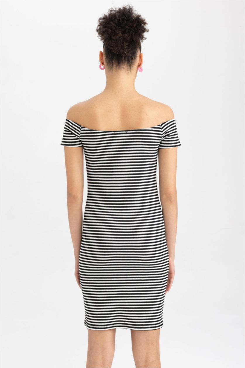 FEMME Écru Mini Robe En Maille À Manches Courtes Col Bateau