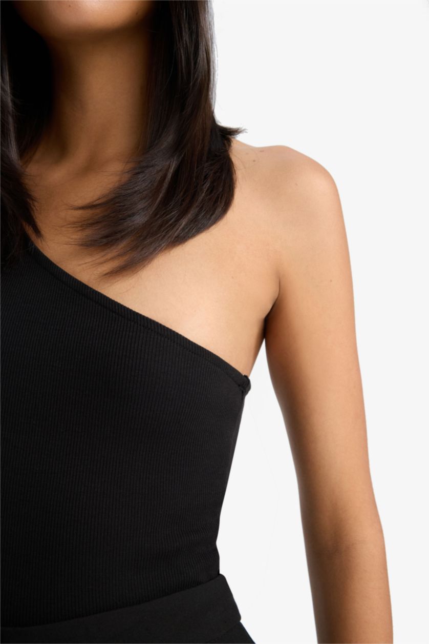 WOMAN Black Slim Fit Camisole One Shoulder Sleeveless Tank Top