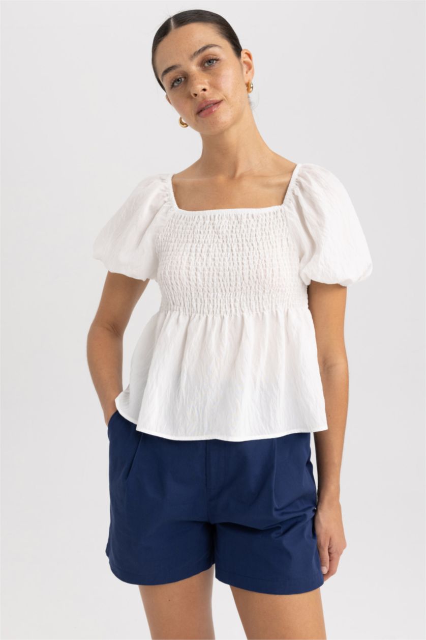 FEMME Blanc Blouse à manches courtes Coupe Slim Col Carré