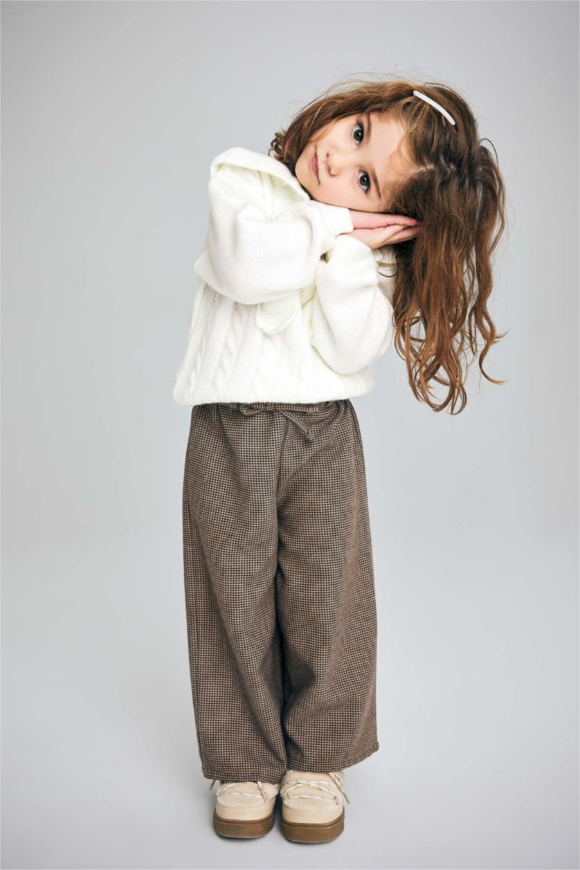 طفلة صغيرة بني بنطلون بيبي بناتي قصة عادية بنمط المخل برجل واسع