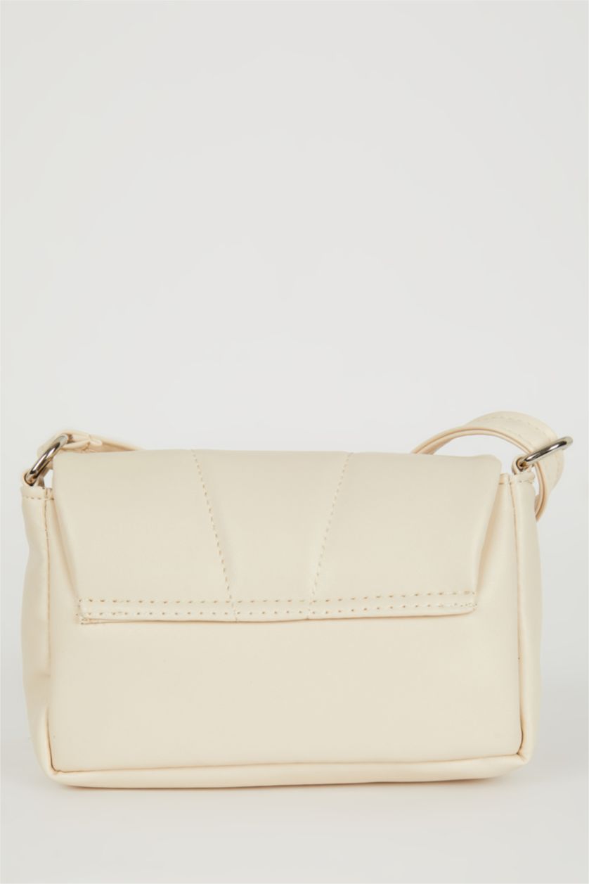 Kadın Bej Kadın Toka Detaylı Suni Deri Çapraz Çanta