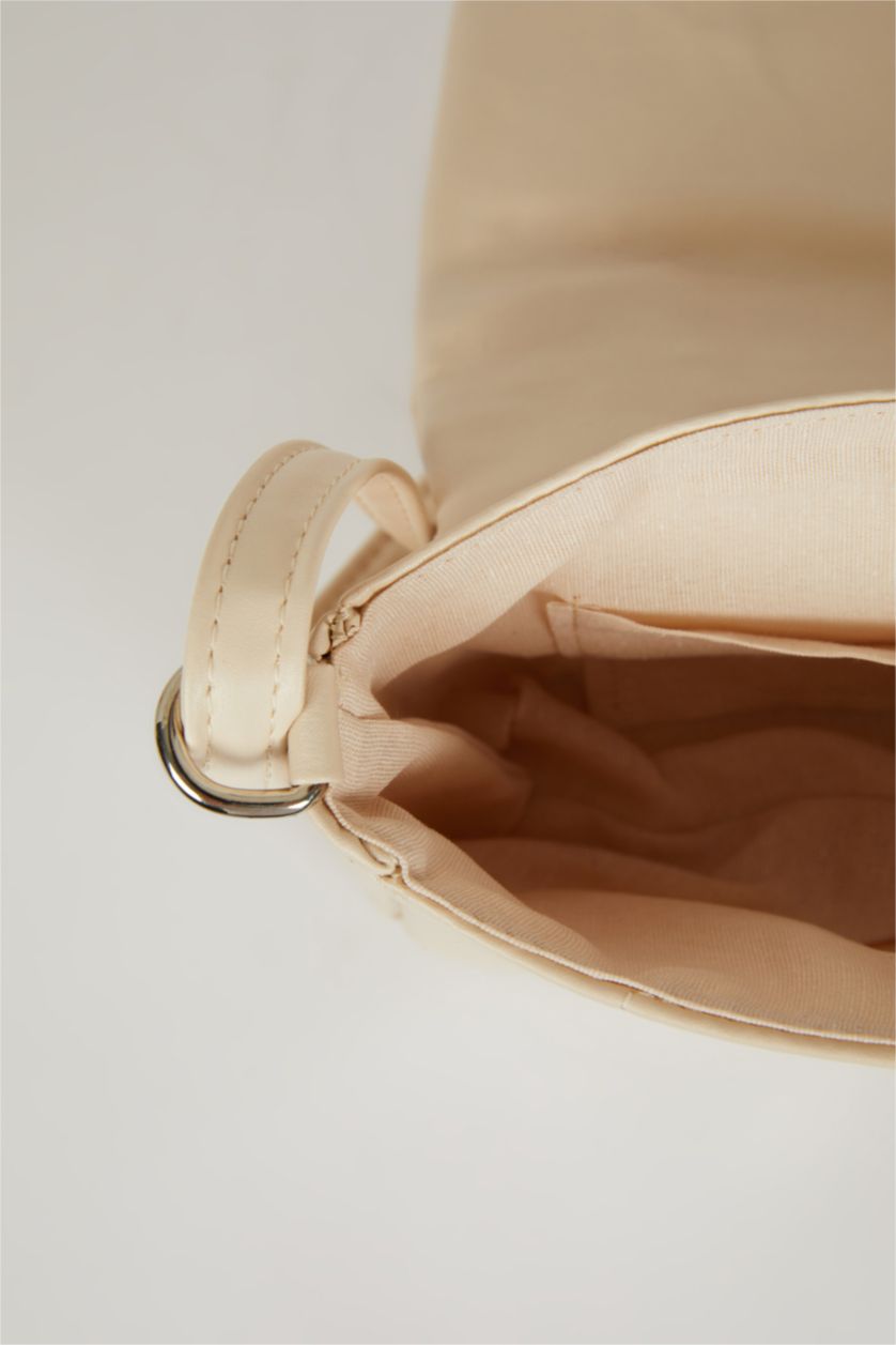 Kadın Bej Kadın Toka Detaylı Suni Deri Çapraz Çanta