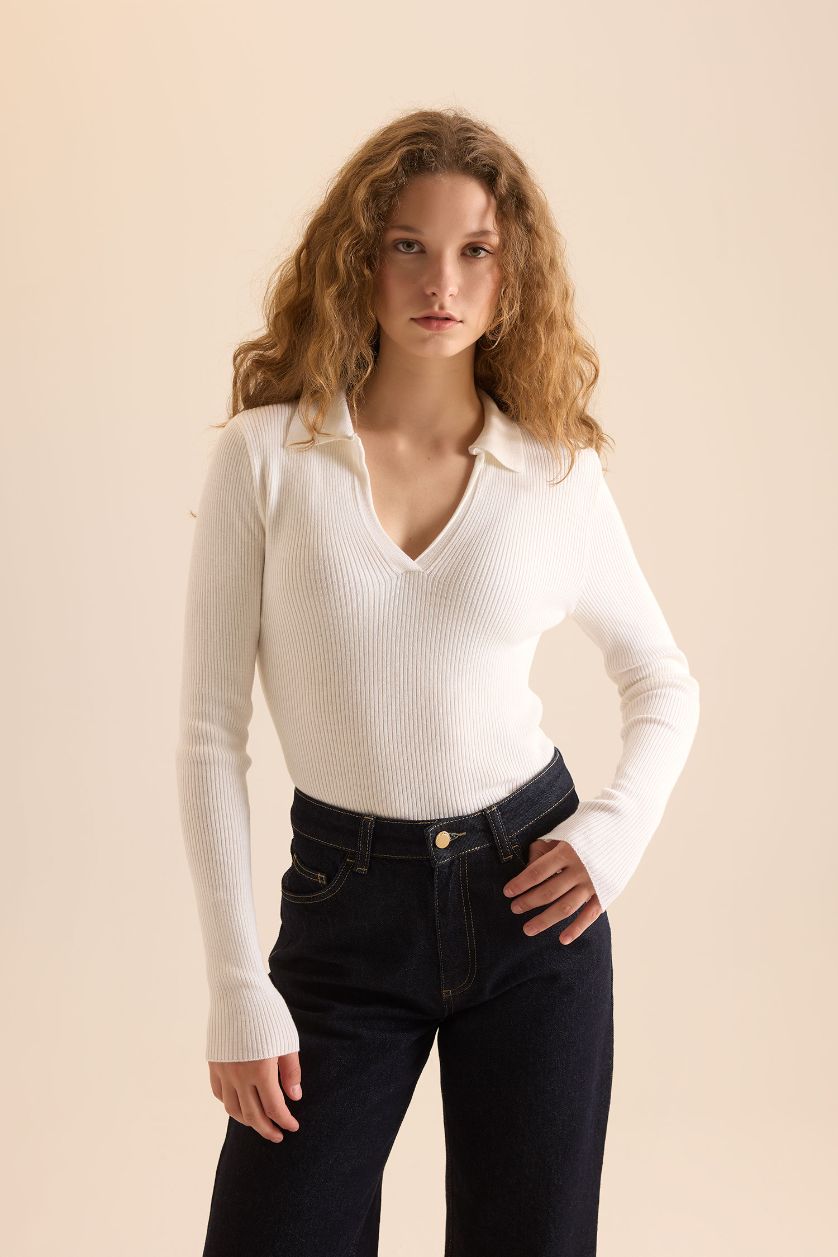 Kadın Ekru Fitted Polo Yaka Triko Kazak