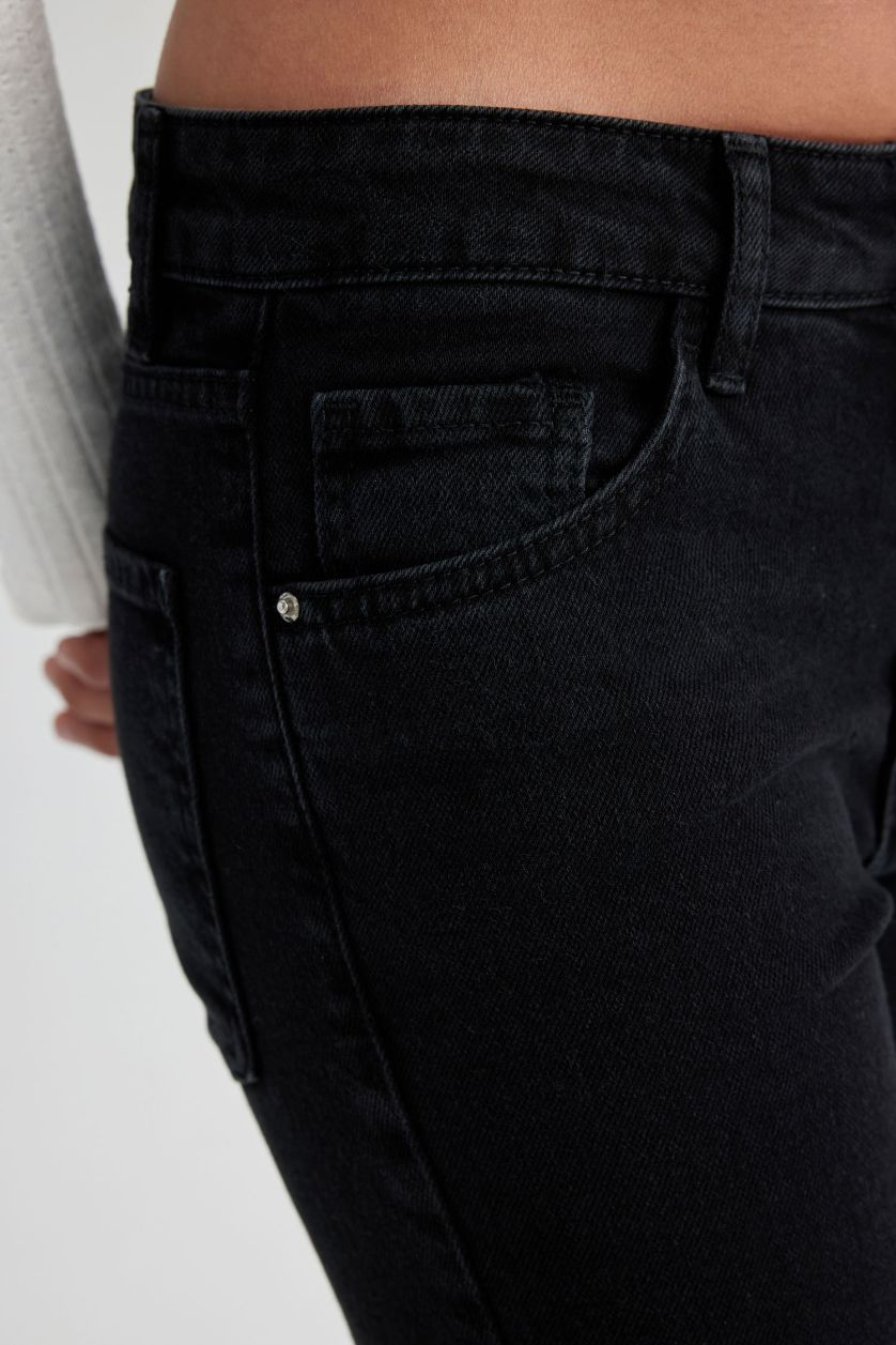 حريمي أسود بنطلون جينز سليم فيت طول الكاحل