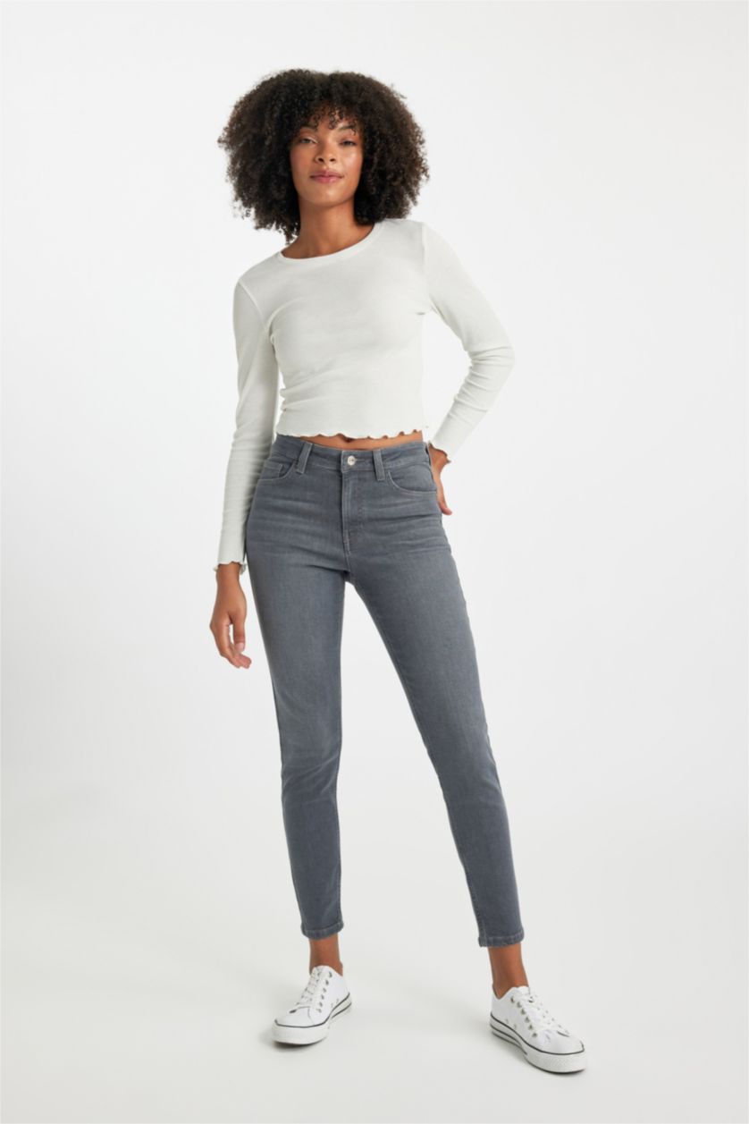 حريمي رمادي بنطلون جينز سكيني فيت بخصر عادي