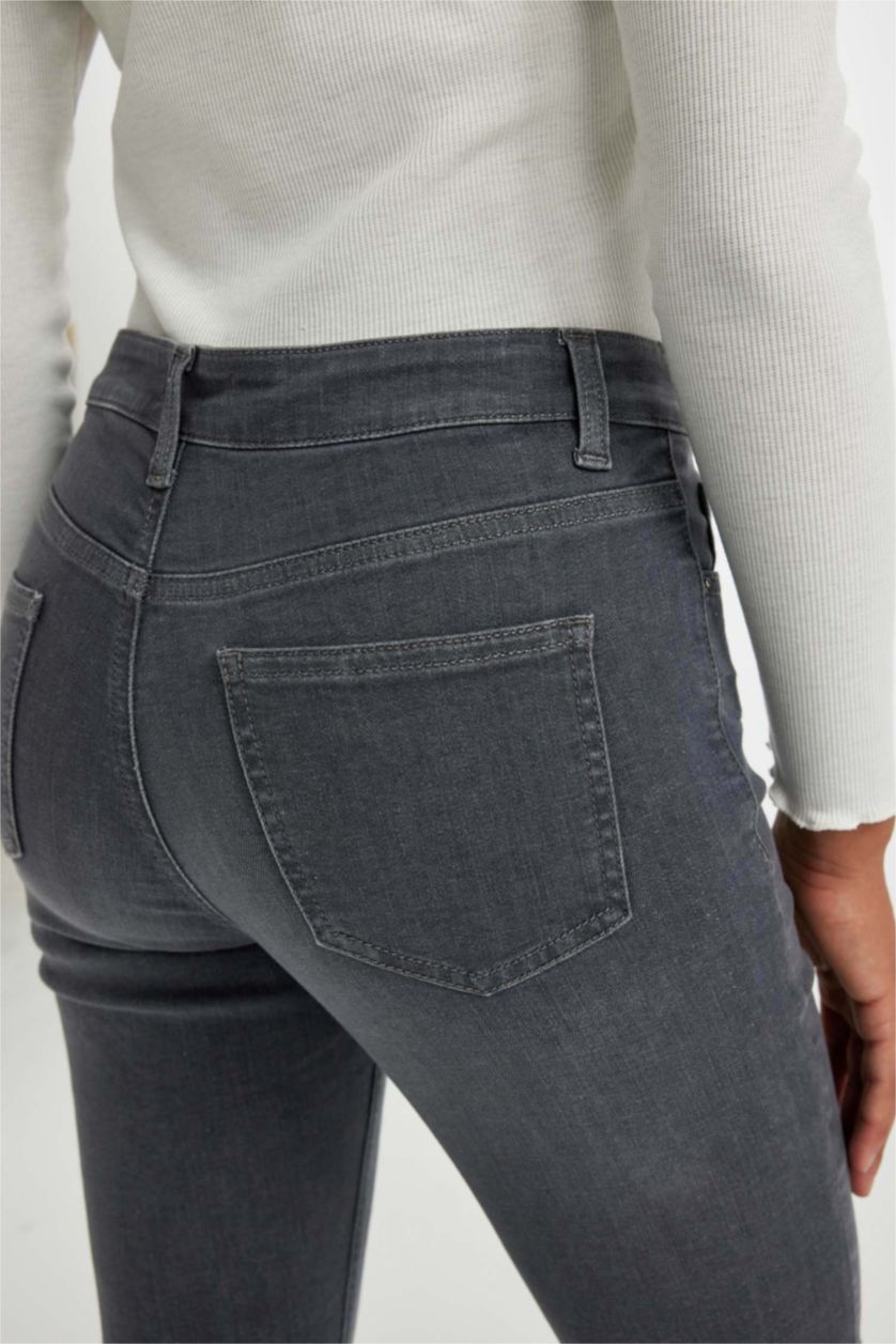 حريمي رمادي بنطلون جينز سكيني فيت بخصر عادي