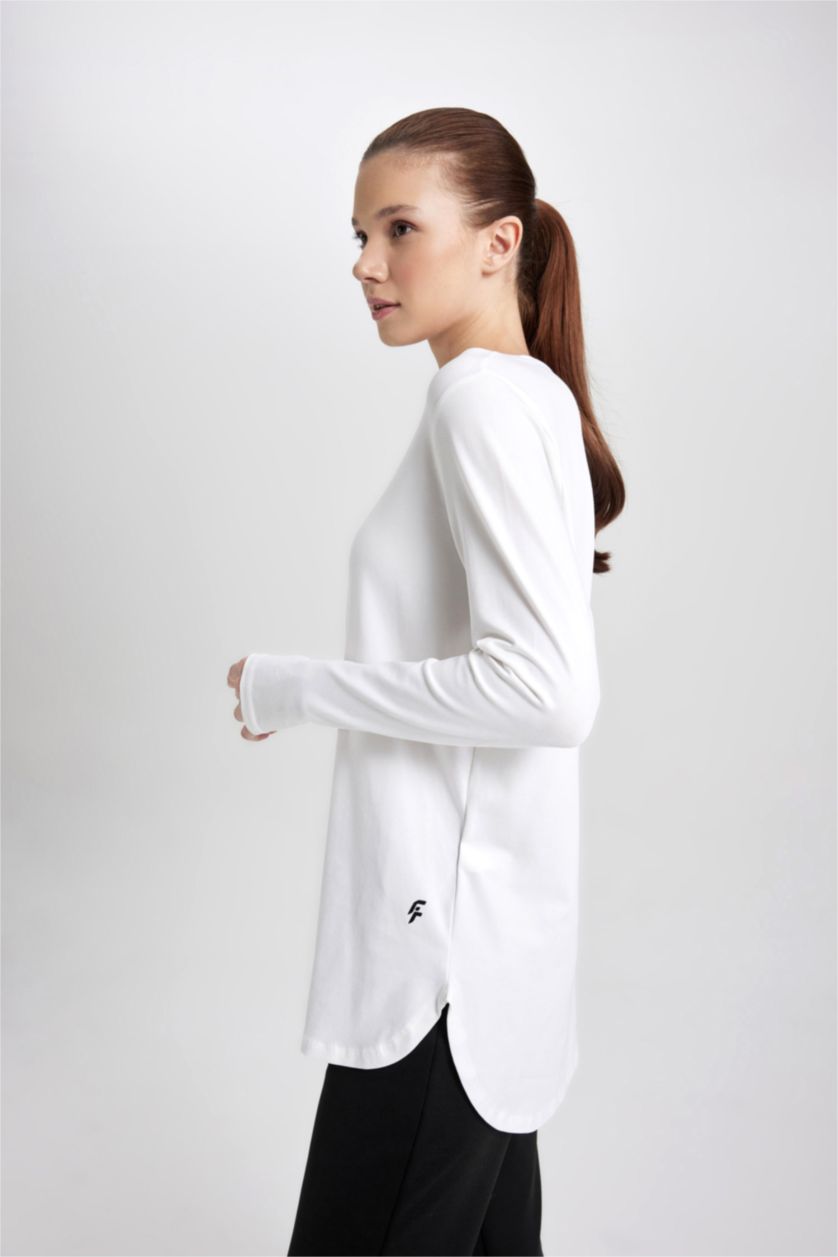 حريمي أبيض تيشيرت رياضي كم طويل قصة طويلة