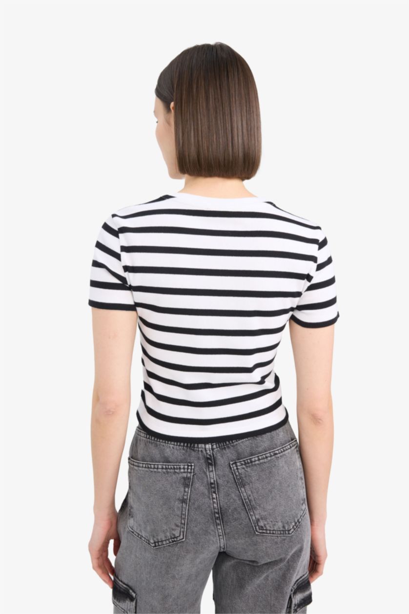 Kadın Siyah Fitted Crop Çizgili Ribana Kısa Kollu Tişört