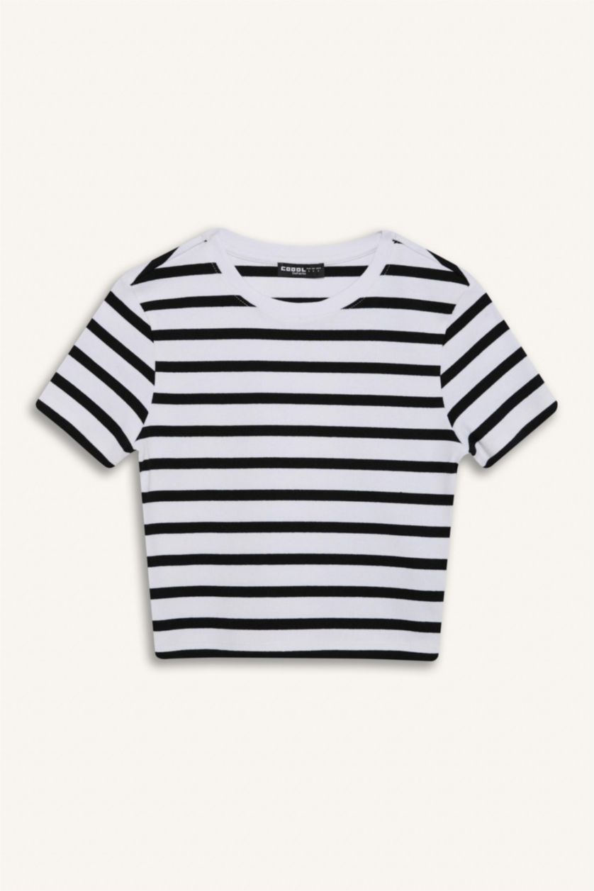 Kadın Siyah Fitted Crop Çizgili Ribana Kısa Kollu Tişört