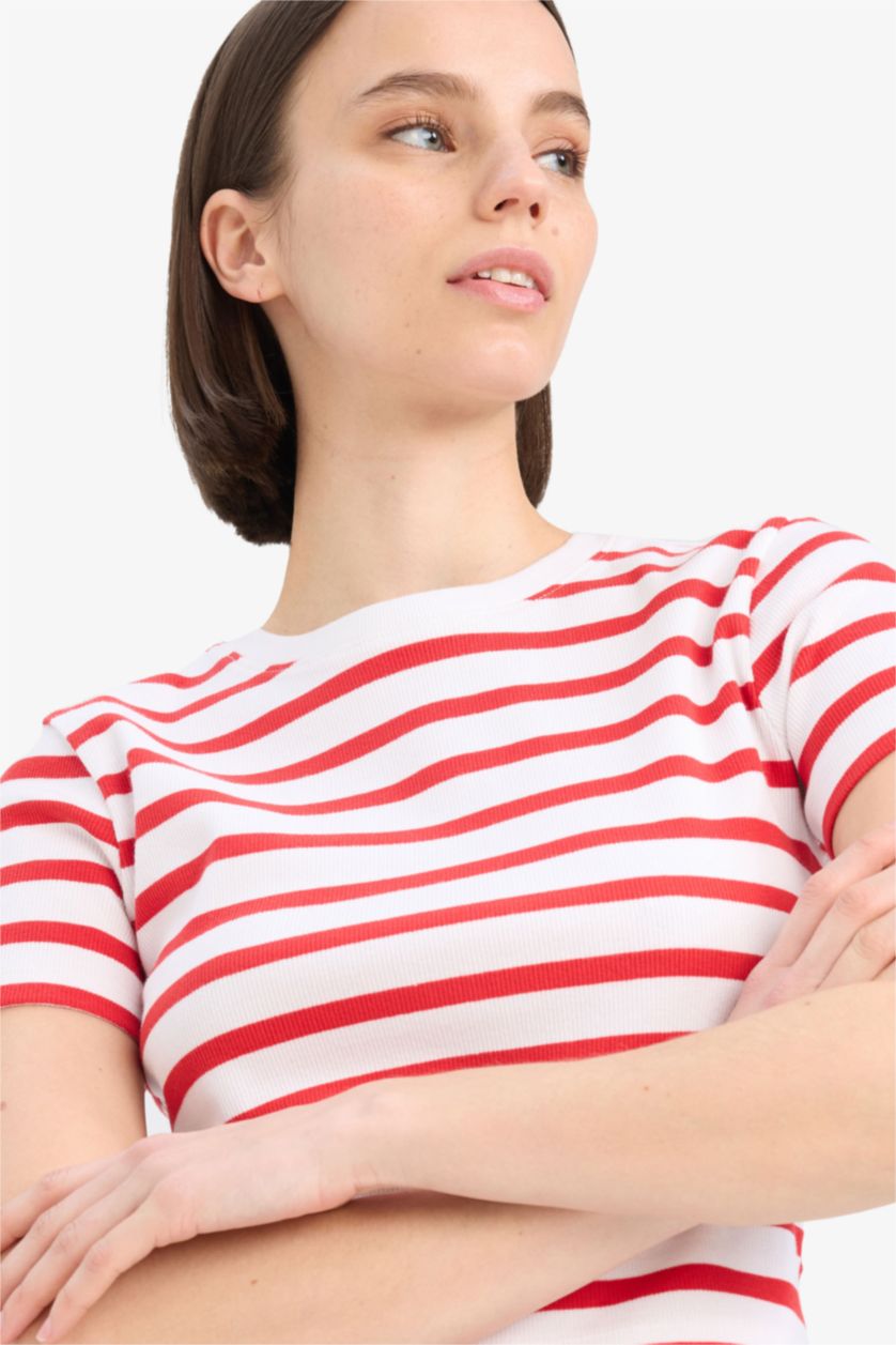 Woman Red Slim Fit Ribana Short Sleeve T-Shirt