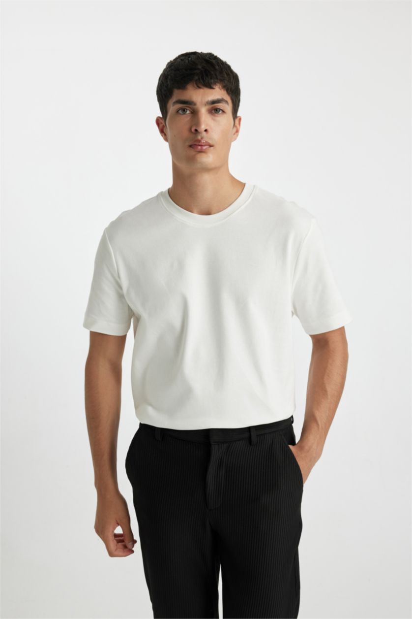 MAN White Regular Fit Short Sleeve T-Shirt