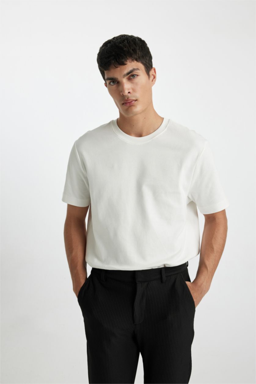 MAN White Regular Fit Short Sleeve T-Shirt