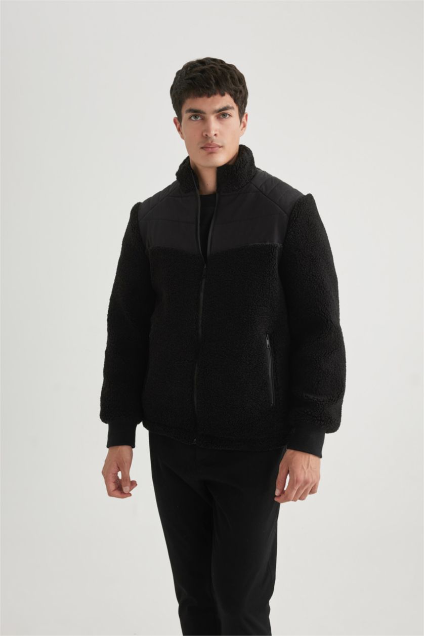 Erkek Siyah Modern Fit Dik Yaka Polar Astarlı Fermuarlı Cepli Pelüş Mont