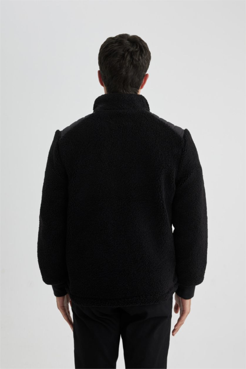 Erkek Siyah Modern Fit Dik Yaka Polar Astarlı Fermuarlı Cepli Pelüş Mont