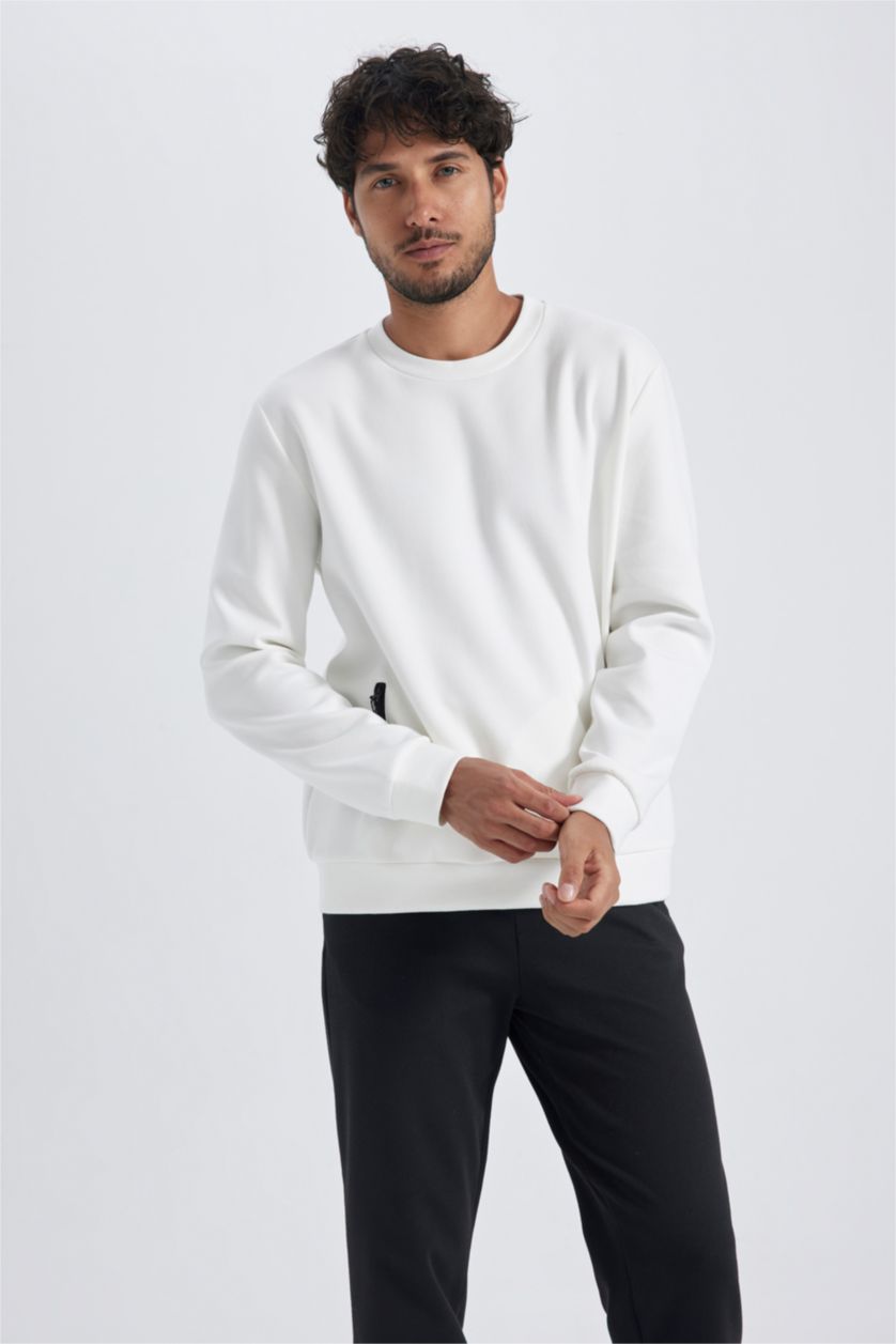 MAN White Modern Fit Crew Neck Zipper Pocket Sweatshirt