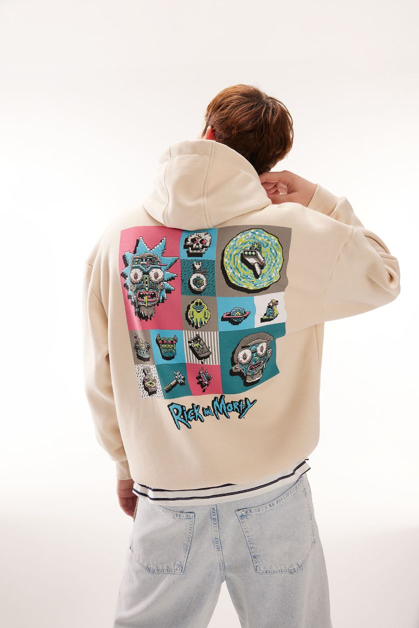 MAN Sand Oversize Fit Rick and Morty Licensed Printed Long Sleeve Sweatshirt