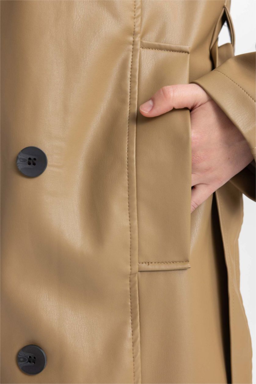 Kadın Camel Su İtici Suni Deri Trençkot Kruvaze Yaka Düğmeli Kemerli Cepli