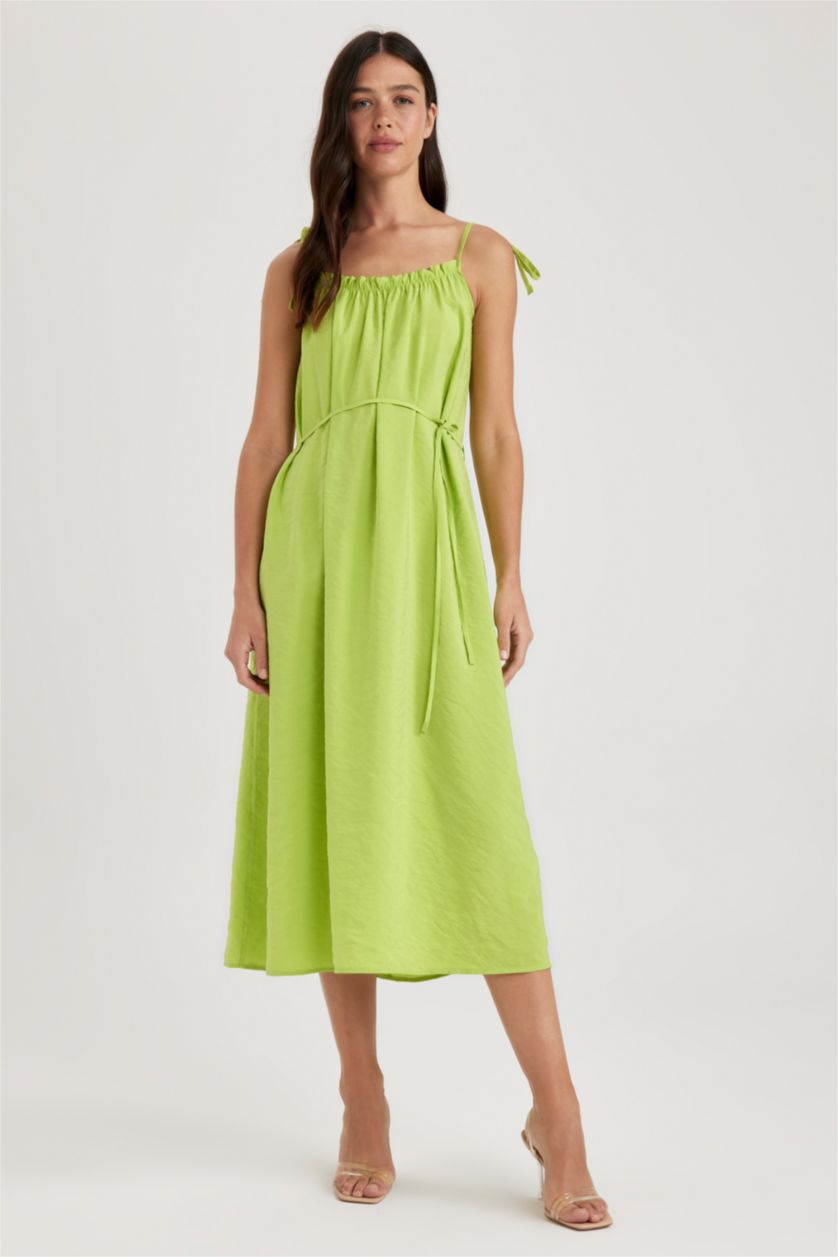 Kadın Yeşil A Kesim Kare Yaka Modal Askılı Midi Elbise