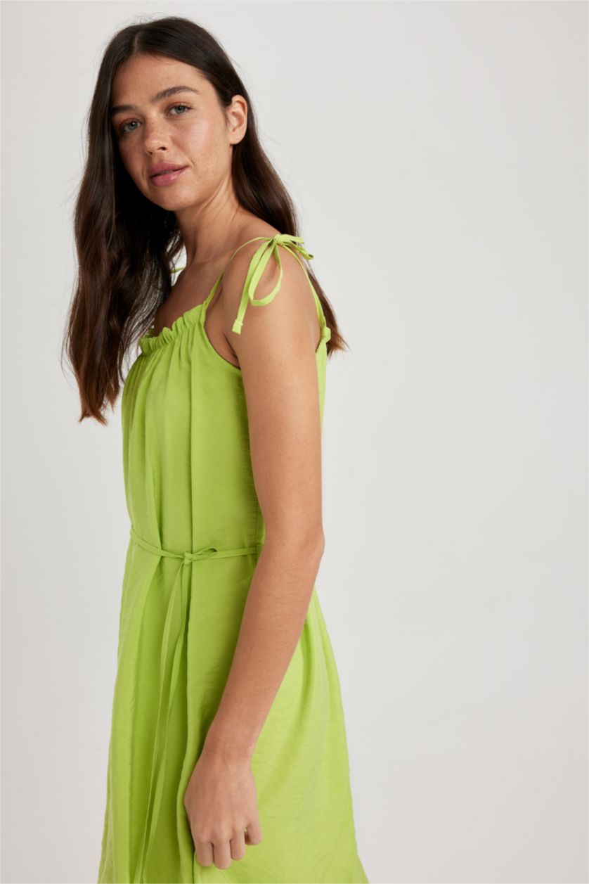 Kadın Yeşil A Kesim Kare Yaka Modal Askılı Midi Elbise