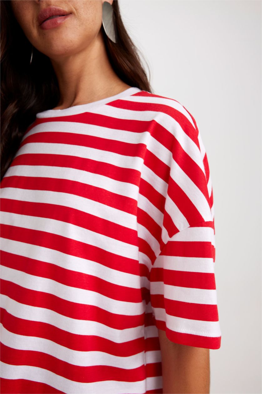 نساء أحمر Regular Fit Short Sleeve T-Shirt