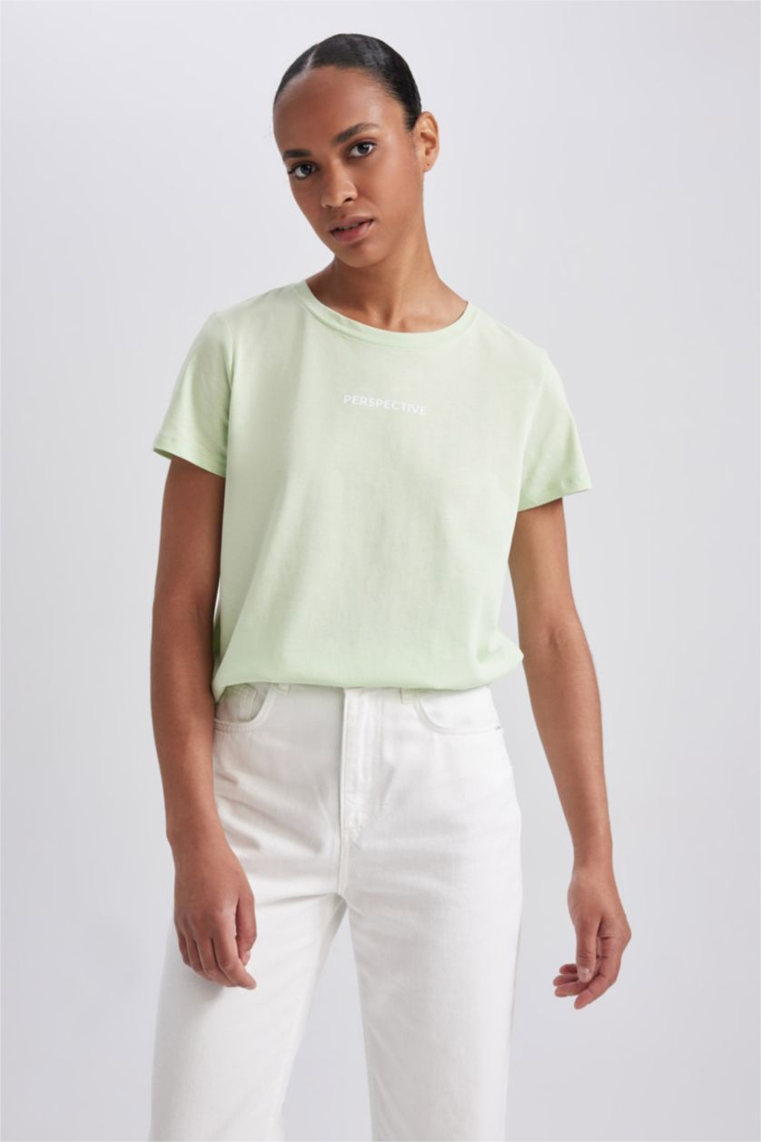 Kadın Açık Yeşil Regular Fit Bisiklet Yaka Kısa Kollu %100 Pamuk Tişört