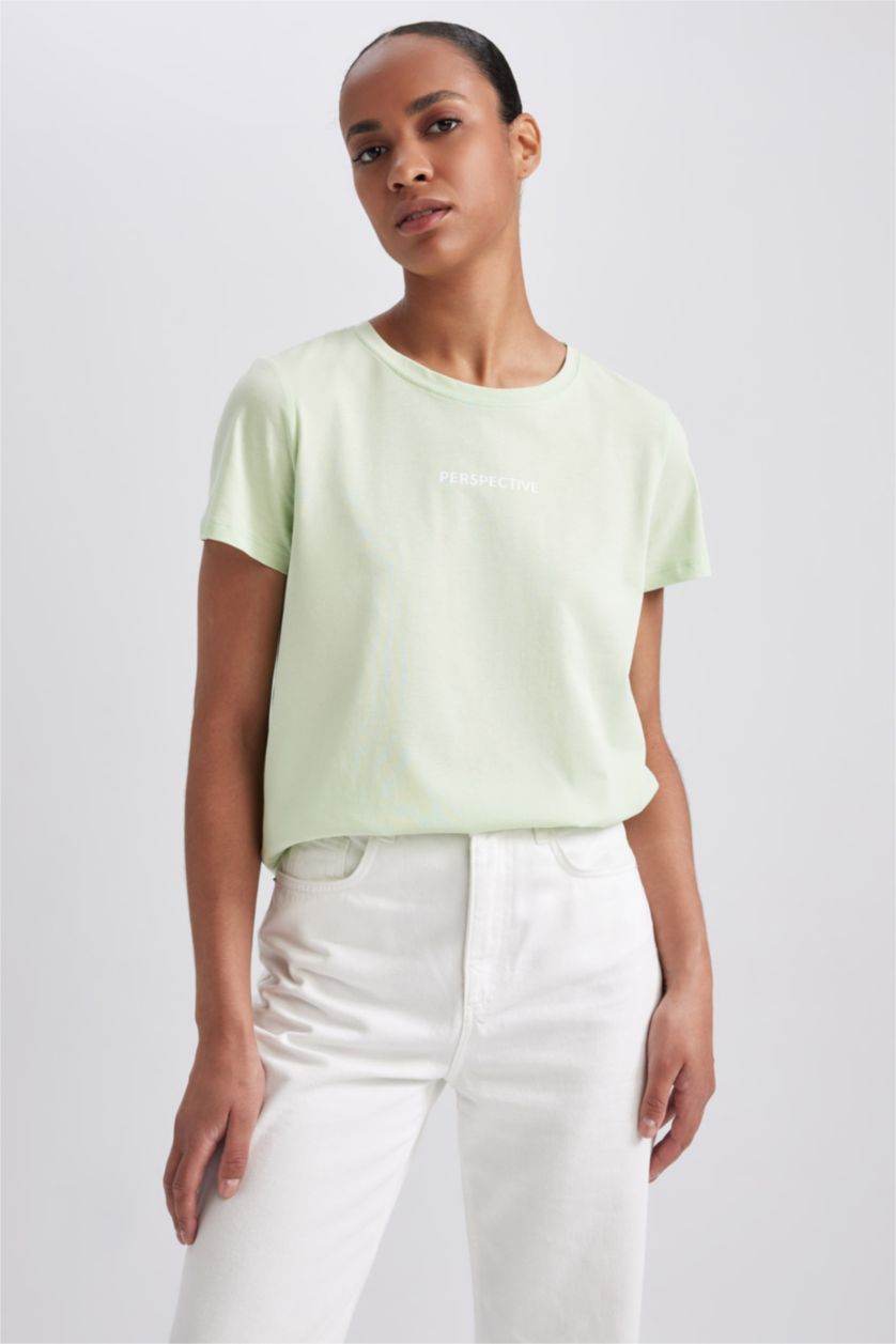 Kadın Açık Yeşil Regular Fit Bisiklet Yaka Kısa Kollu %100 Pamuk Tişört